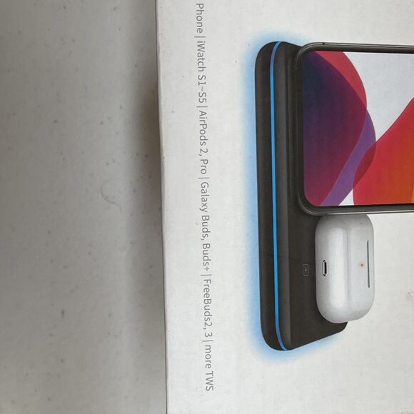 3in 1 Fast Wireless Charger - Picture 4 of 5